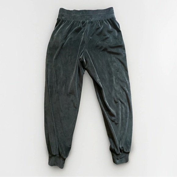 Victoria’s Secret Black Velour High Rise Jogger size Small plush soft V Logo - Picture 3 of 4